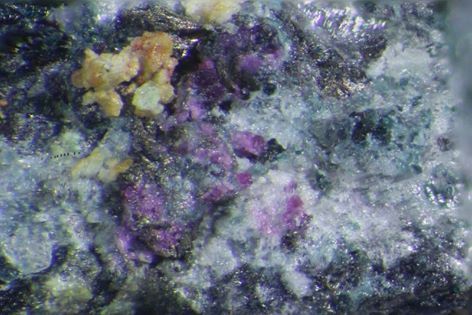Putnisite new mineral