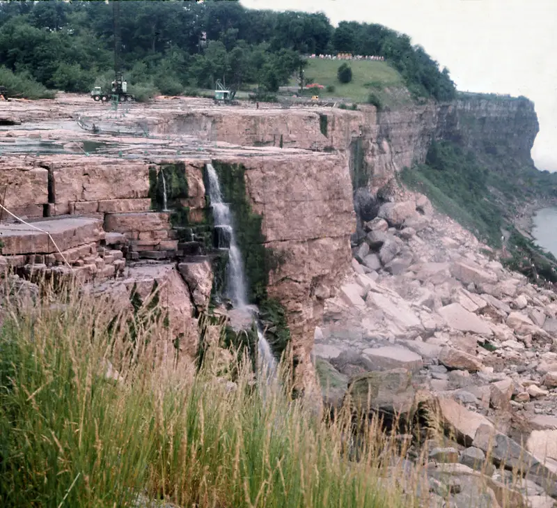 The dry Niagara Falls in 1969.