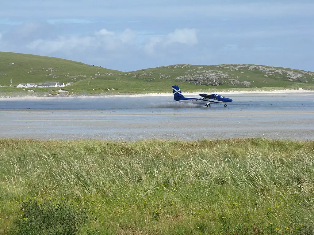 A Twin Otter taking off for Glasgow.