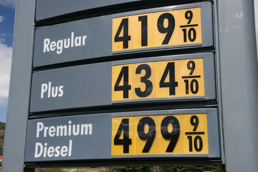 Why Are Gas Prices Shown With a 9/10th at the End? - Knowledge Stew